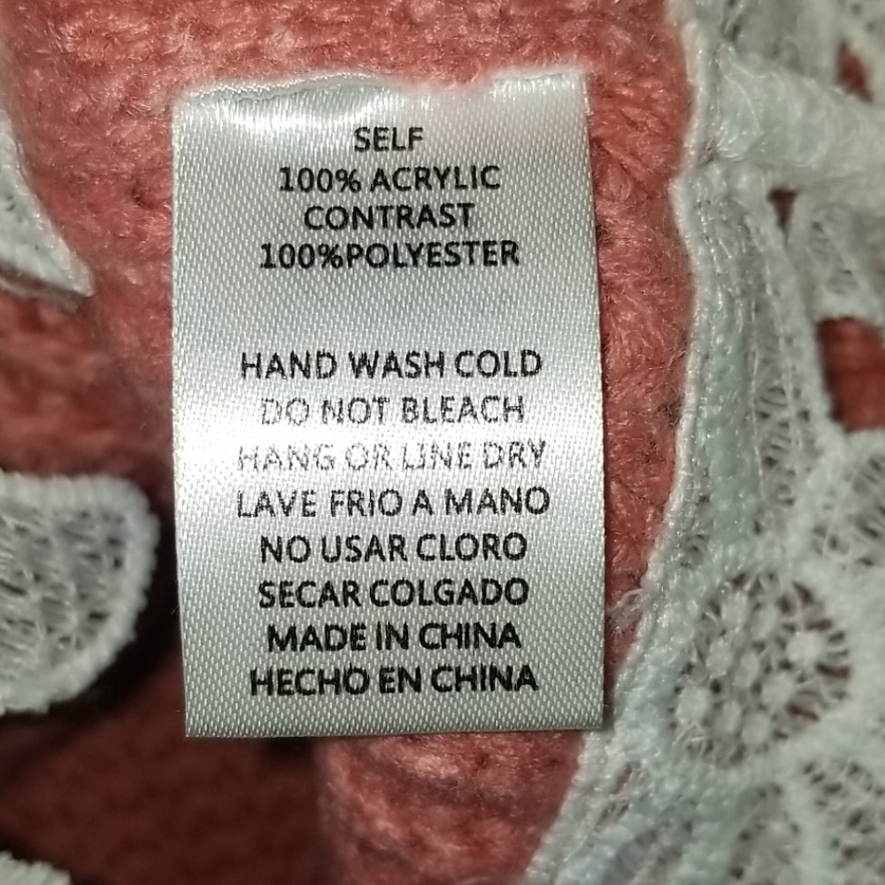 Kye Mi Sweater Knit top with lace trim - Picture 3 of 3